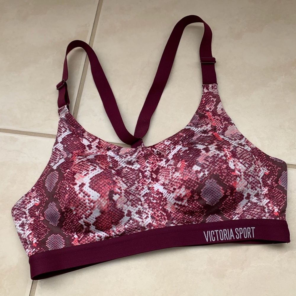 Victoria Sport Maroon Lightweight Racerback Sports Bra - sz 34B